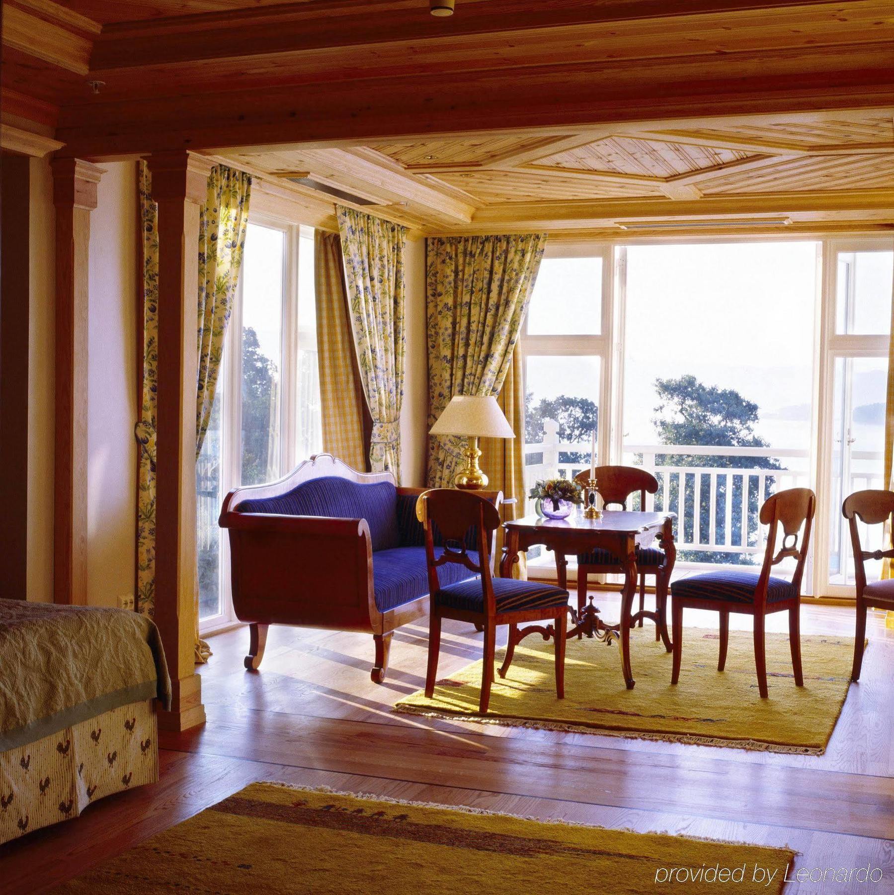Hotel Solstrand & Bad Osoyro